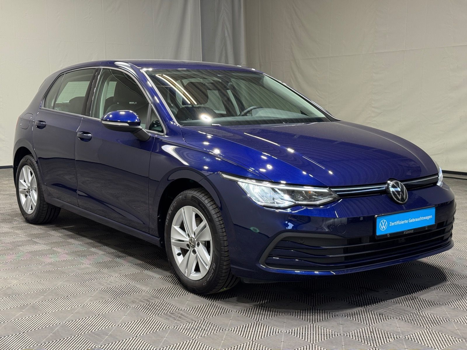 Volkswagen Golf Life 1.0 TSI - Samsaru's Car Outlet