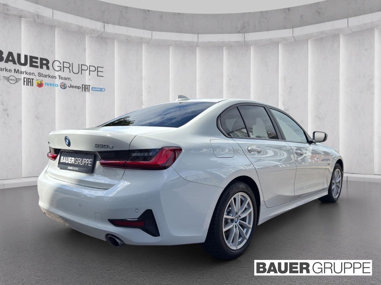 BMW 330 e xDrive Advantage - Samsaru's Car Outlet