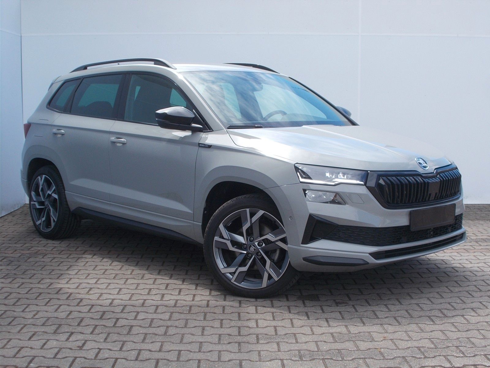 Skoda Karoq Sportline 2.0 TDI 4x4 * ACC * AHK * 360° !