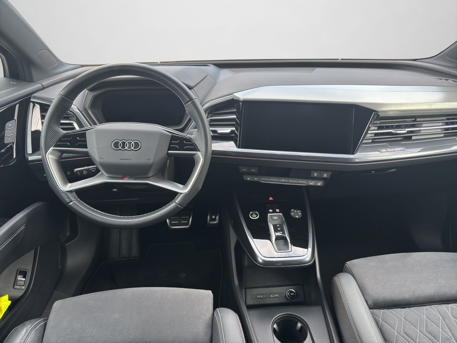 Audi Q4 e-tron 50 Quattro S-line KLIMA NAVI RFK SHZ A