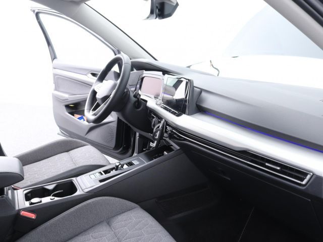 Volkswagen Golf VIII Variant 1.0 eTSI DSG Move - Samsaru's Car Outlet