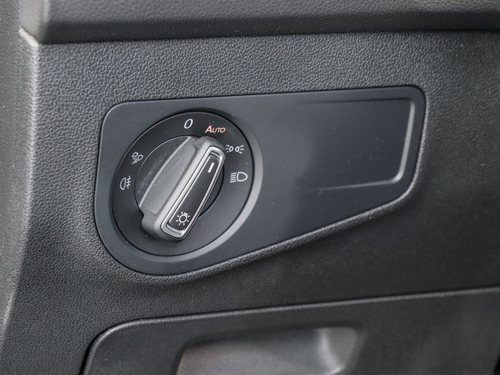 Volkswagen Tiguan R-Line 1.5 TSI DSG - Samsaru's Car Outlet