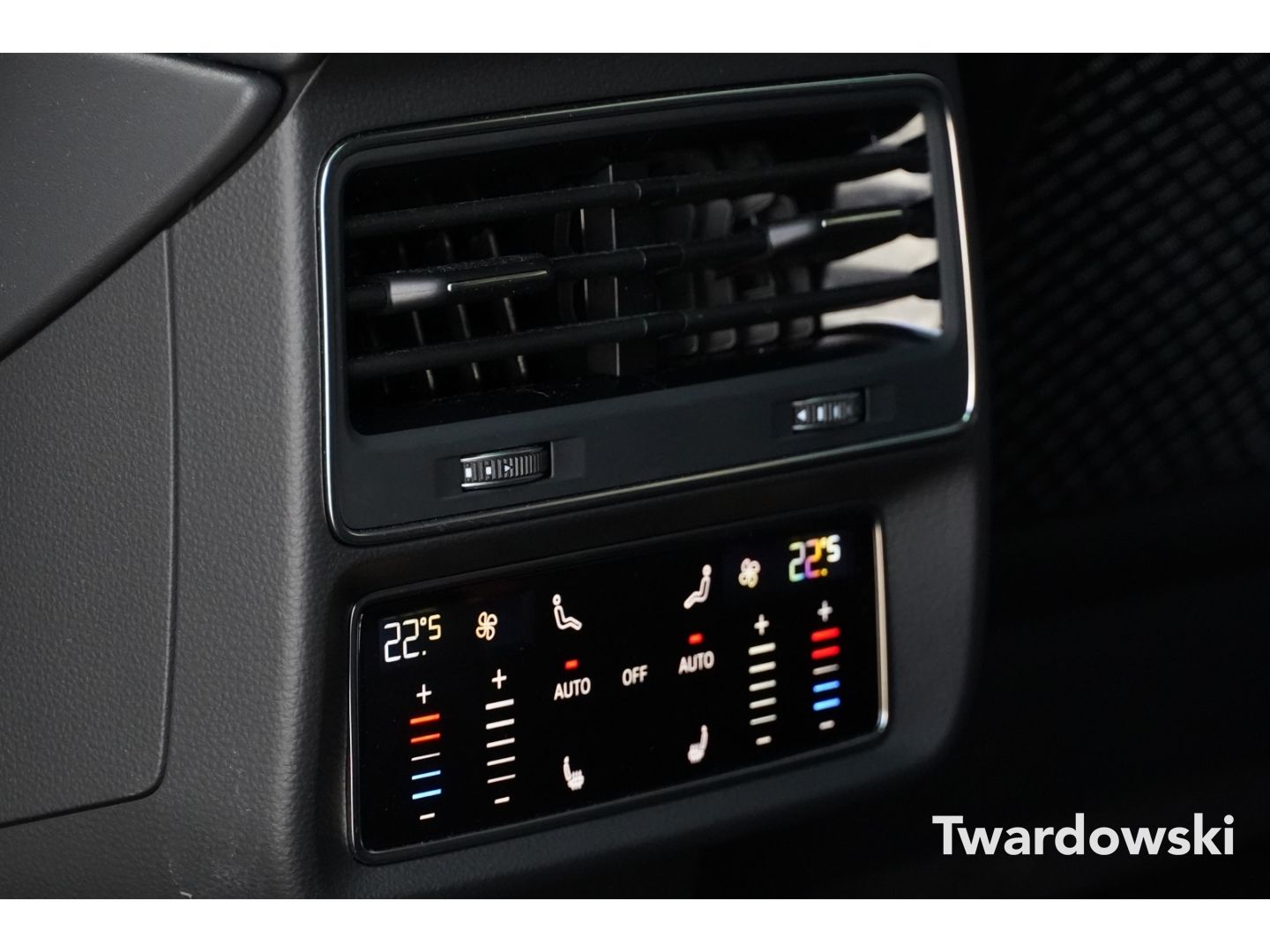 Audi Q8 50 TDI S line Pano HUD Matrix 23''B&O AHK 360