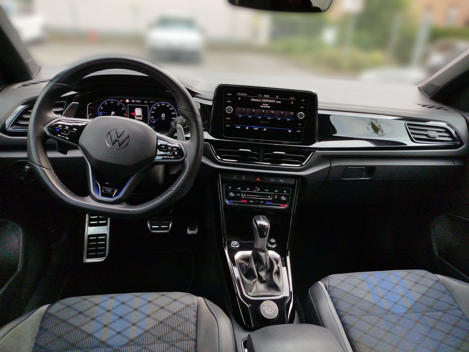 Volkswagen T-Roc 2.0 TSI DSG 4Motion R - Samsaru's Car Outlet