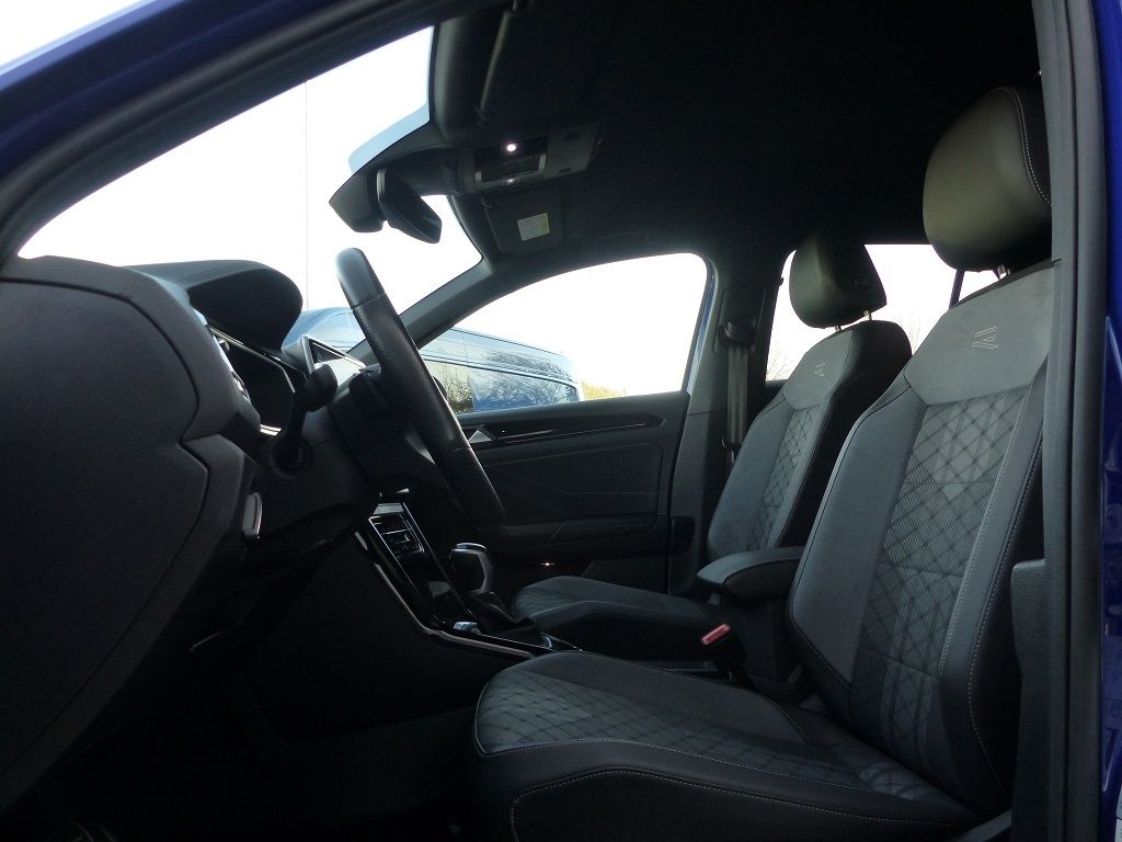 Volkswagen T-Roc 1.5 TSI DSG R-Line - Samsaru's Car Outlet