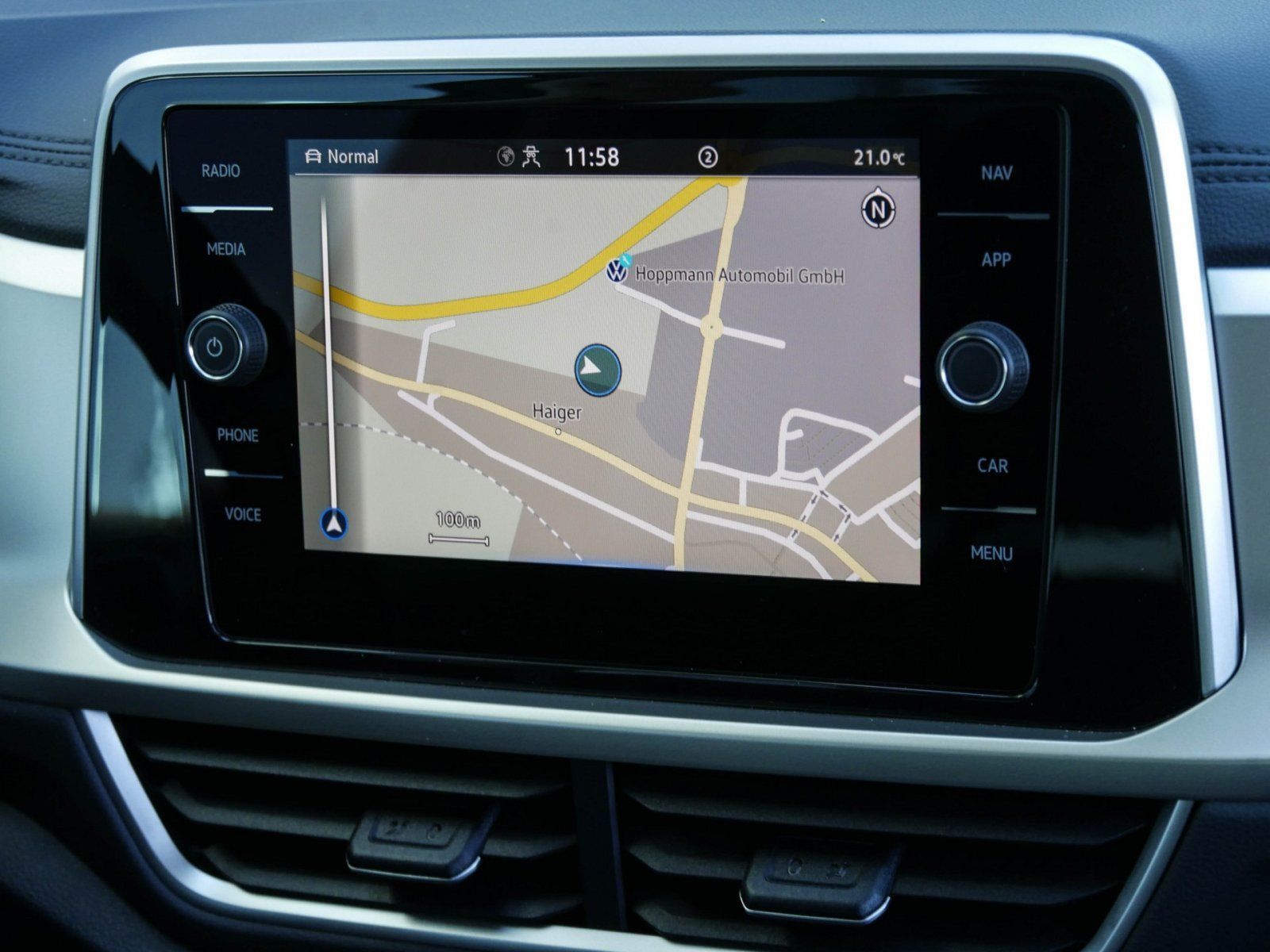 Volkswagen T-Roc MOVE 1.0 TSI - Samsaru's Car Outlet