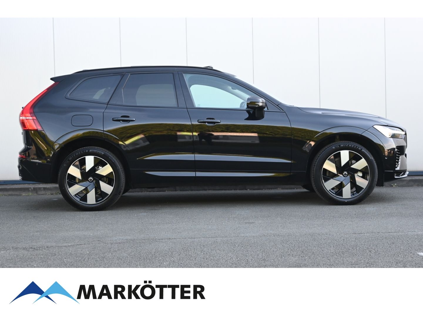 Volvo XC60 T8 Recharge Plus AWD - Samsaru's Car Outlet