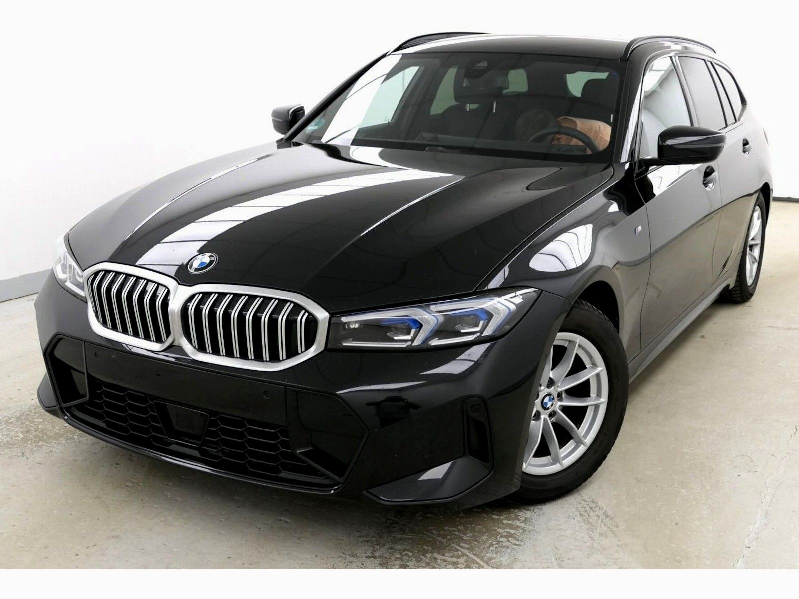 BMW 320i Touring M Sport HeadUp AHK 360°Kam