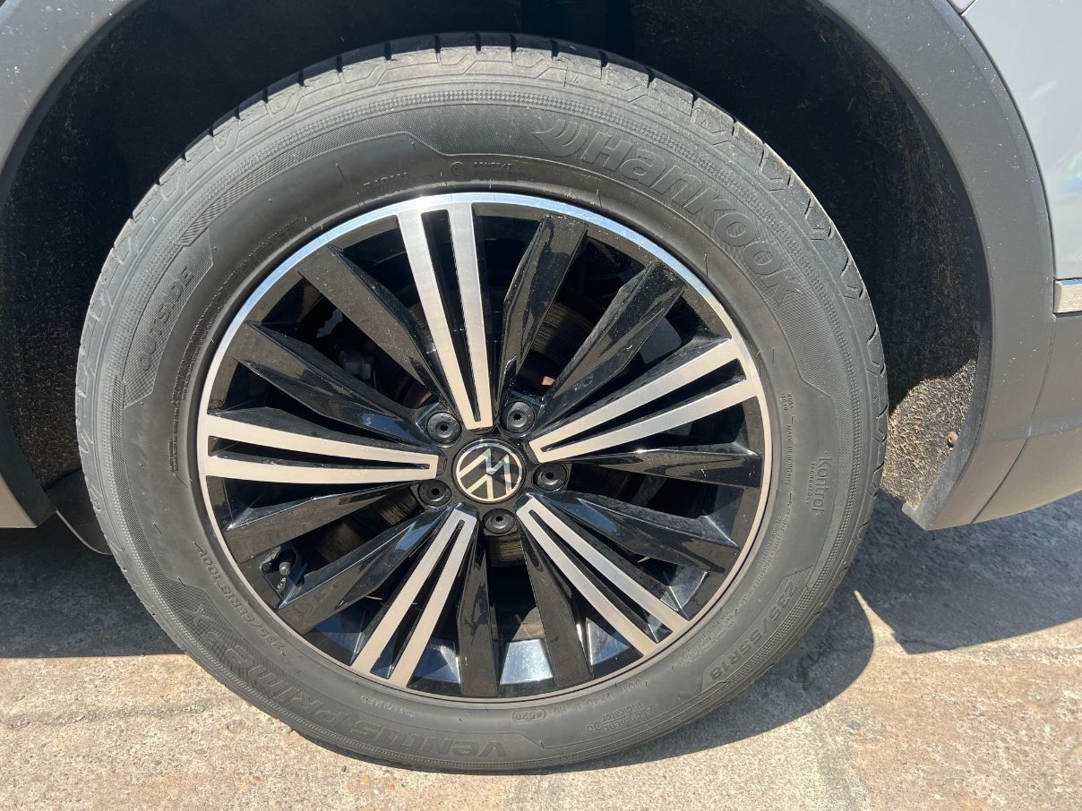 Volkswagen Tiguan LIFE - Samsaru's Car Outlet