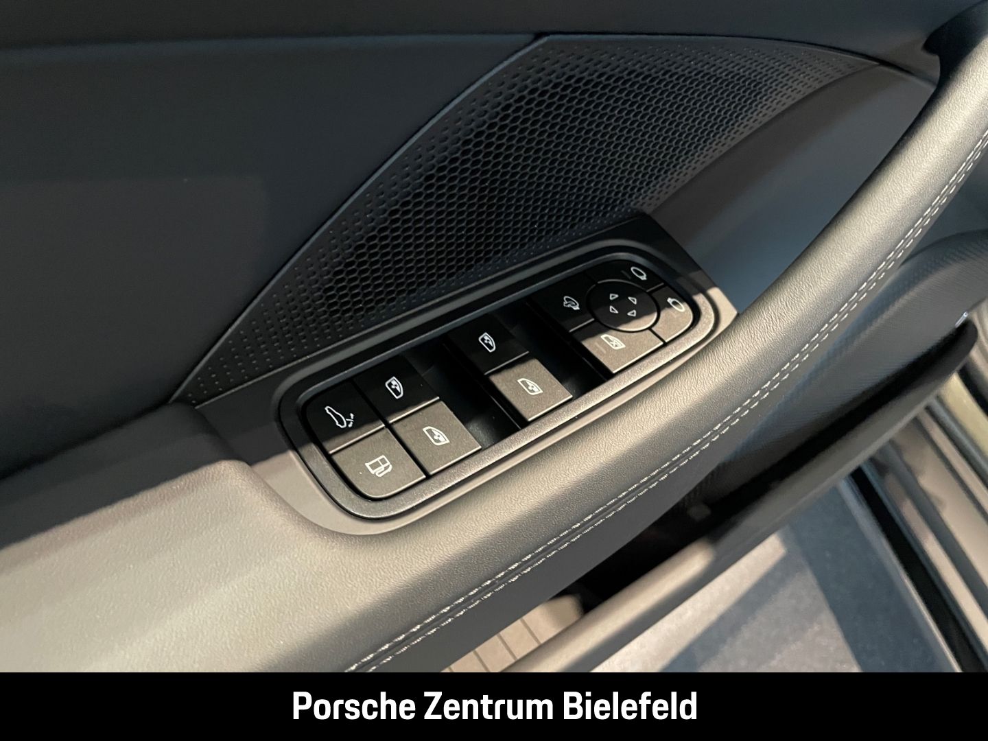 Porsche Panamera 4S E-Hybrid Surround-View Luftfederung