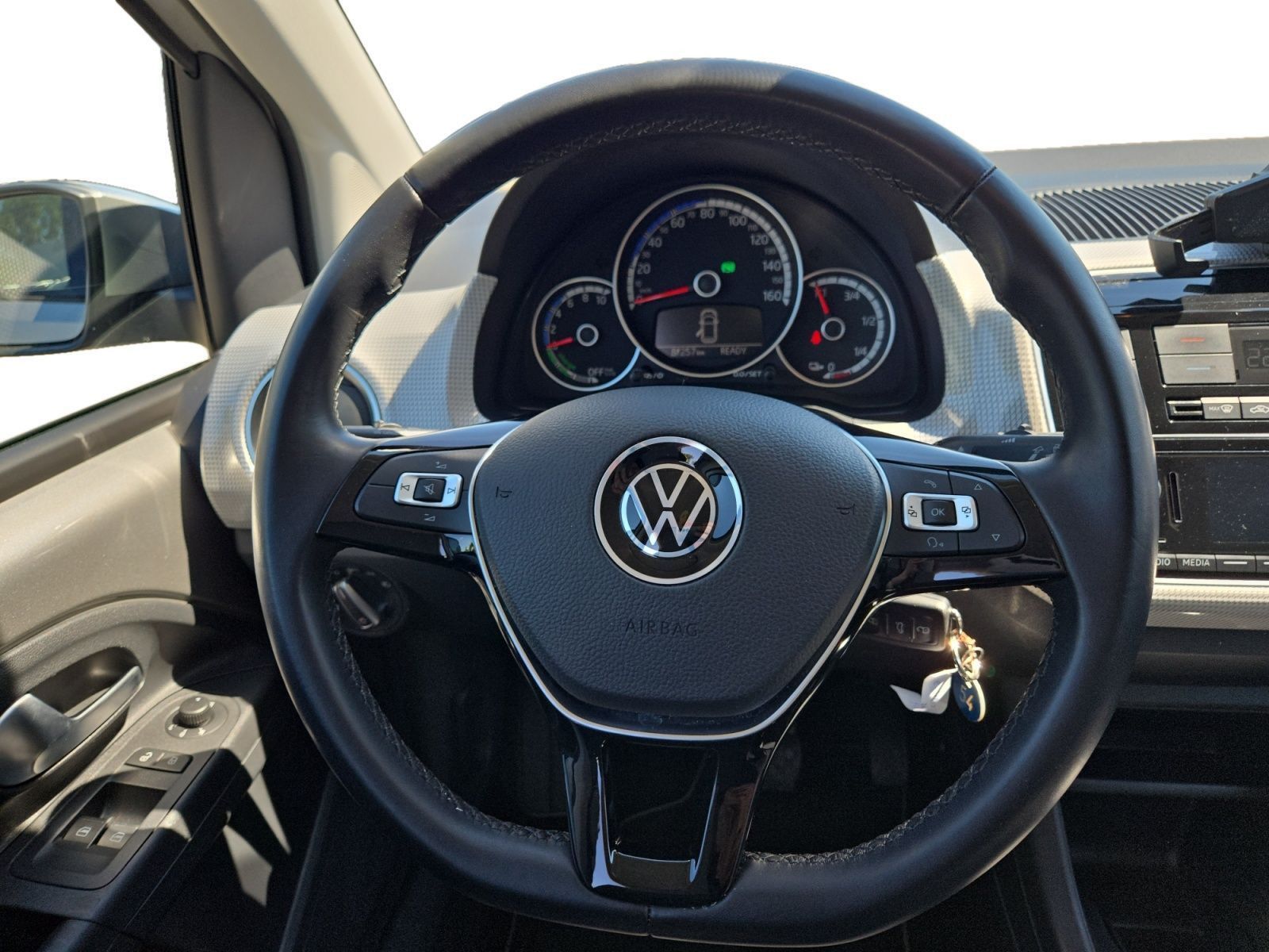 Volkswagen e-up! Style Plus - Samsaru's Car Outlet