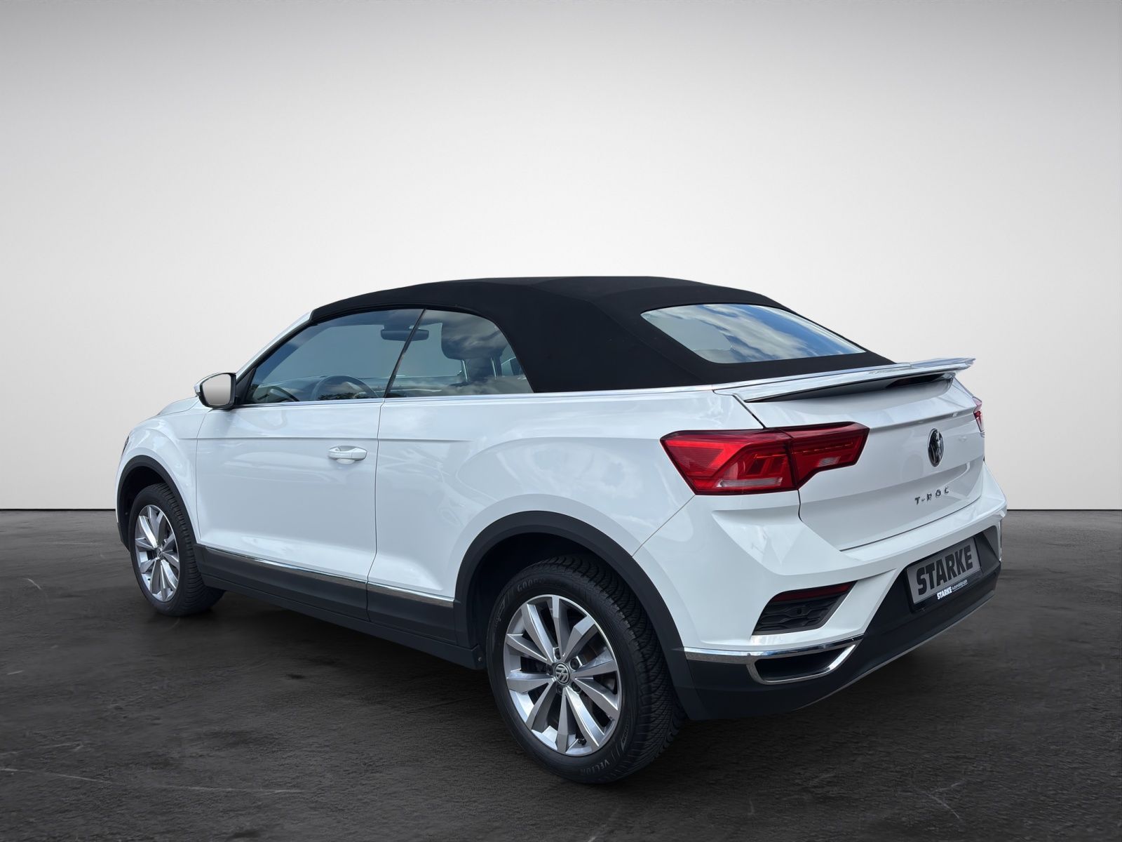 Volkswagen T-Roc 1.0 TSI Style - Samsaru's Car Outlet