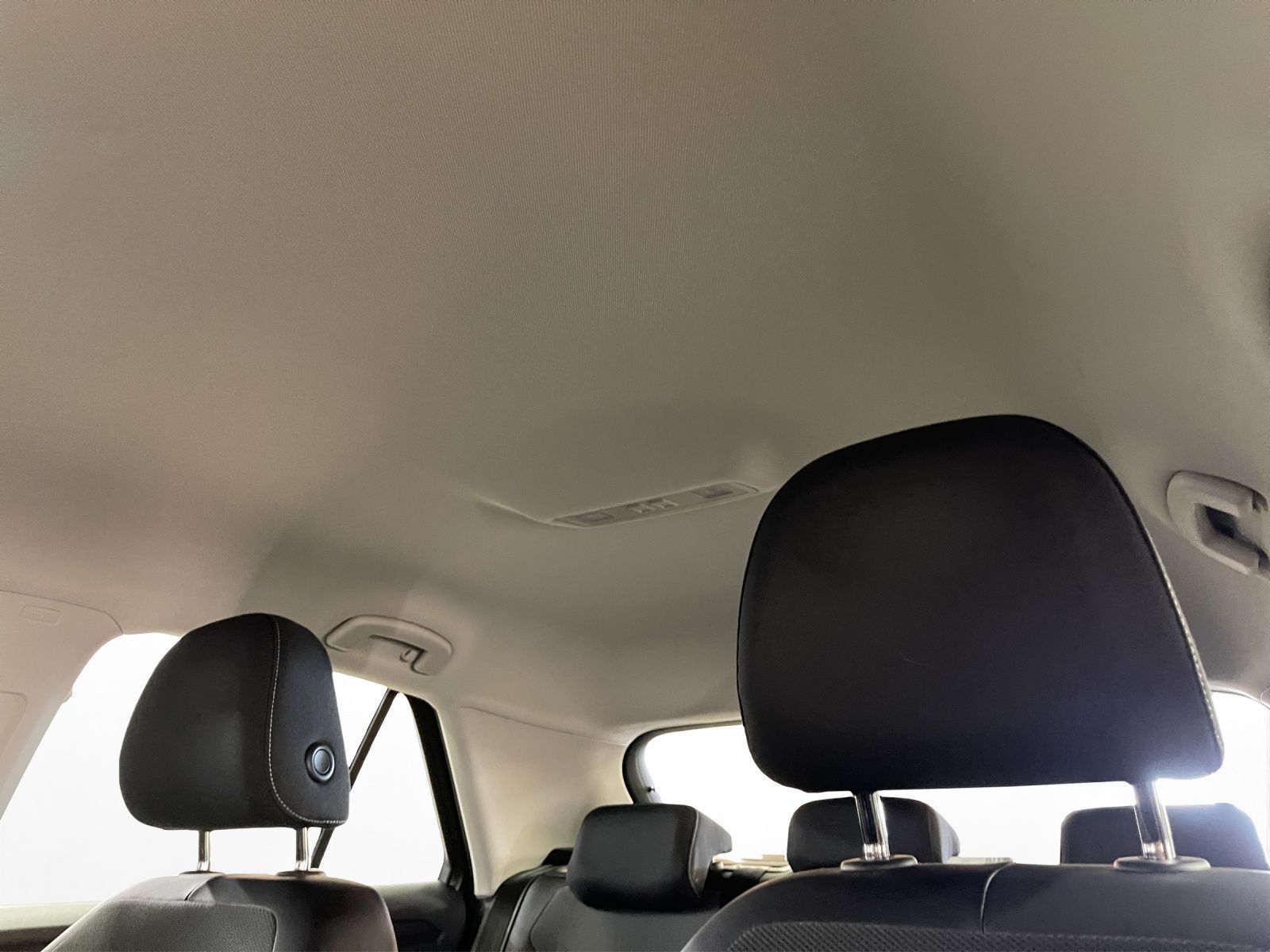 Volkswagen T-Roc 1.5 TSI Style - Samsaru's Car Outlet