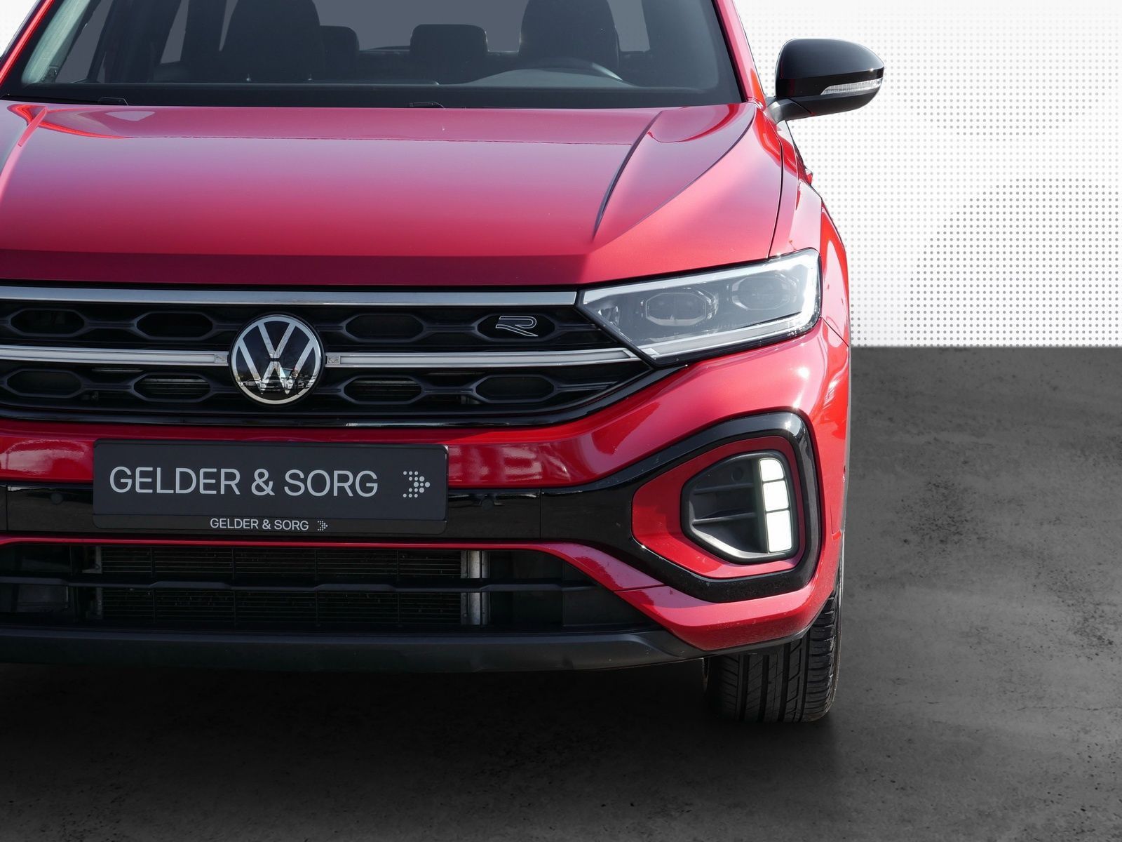 Volkswagen T-Roc R-Line 2.0 TSI 4x4 - Samsaru's Car Outlet