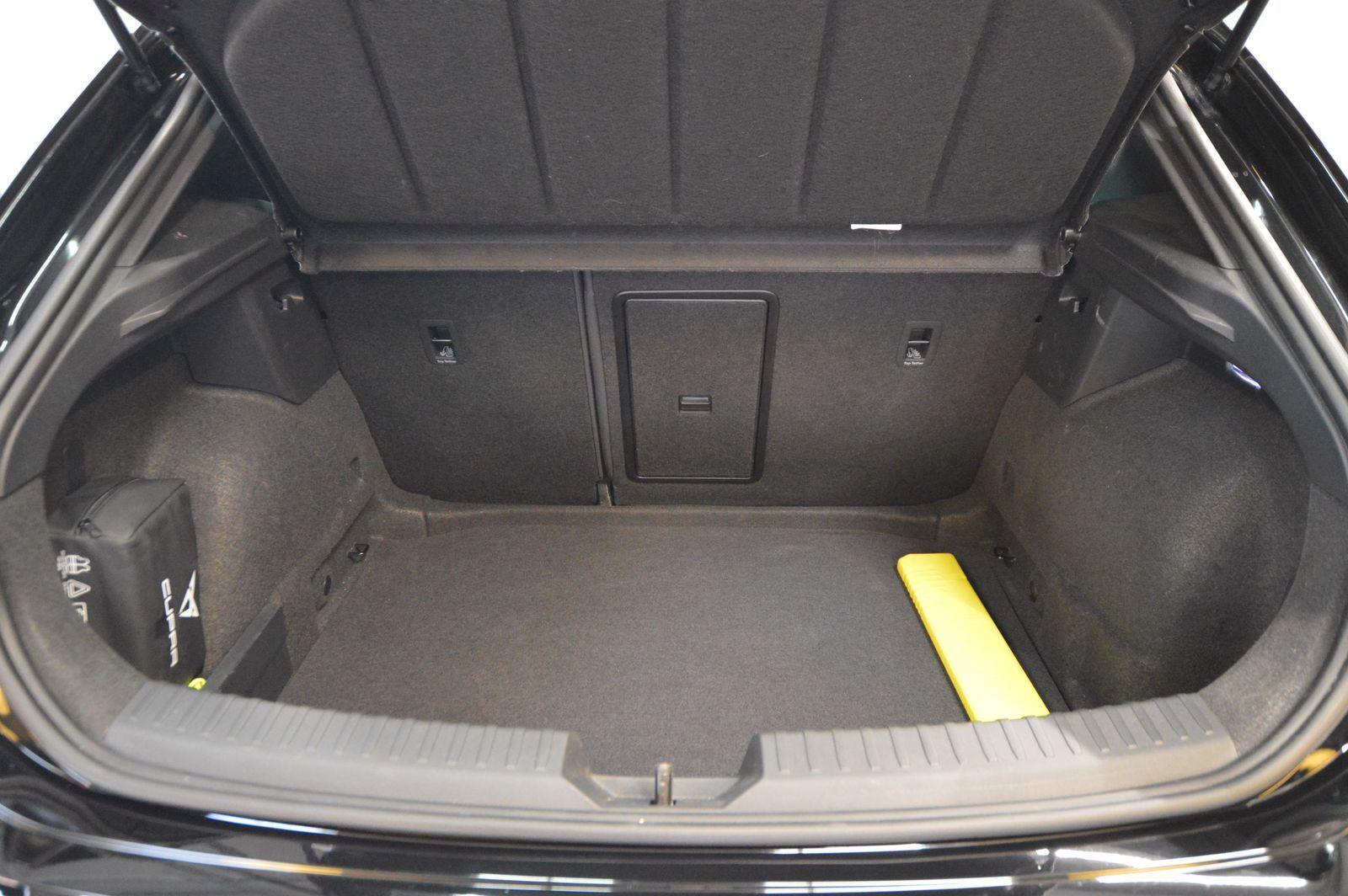 Cupra Leon 2.0 TSI VZ - Samsaru's Car Outlet