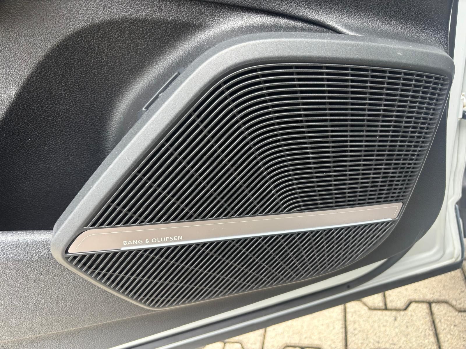 Audi Q5 40 TDI quattro EDITION ONE S-LINE AHK MATRIX