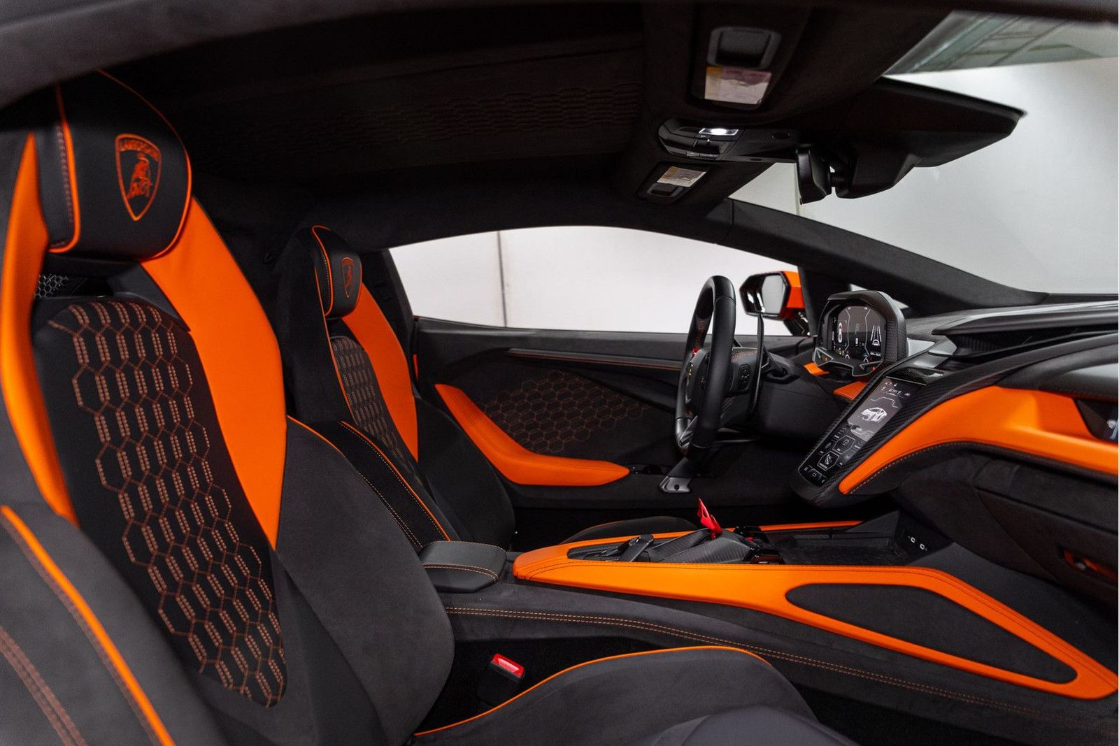 Lamborghini Revuelto - Samsaru's Car Outlet