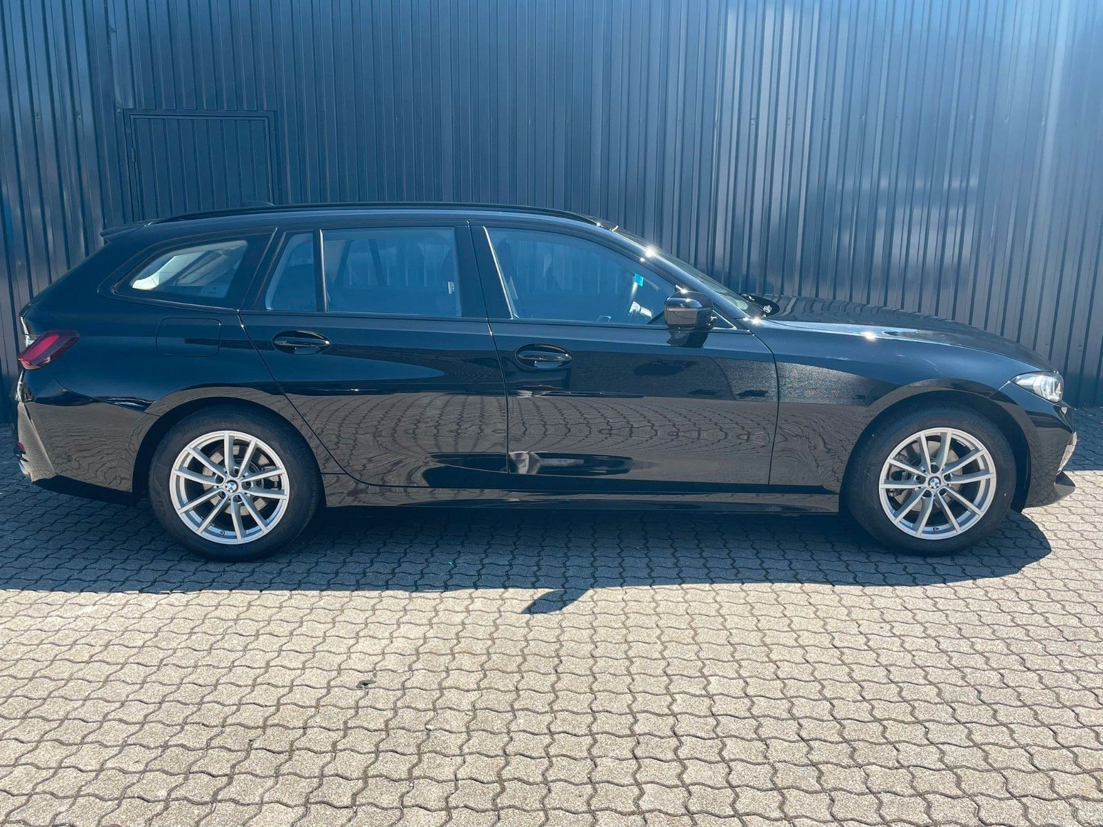 BMW 320d xDrive Aut. Touring - Samsaru's Car Outlet