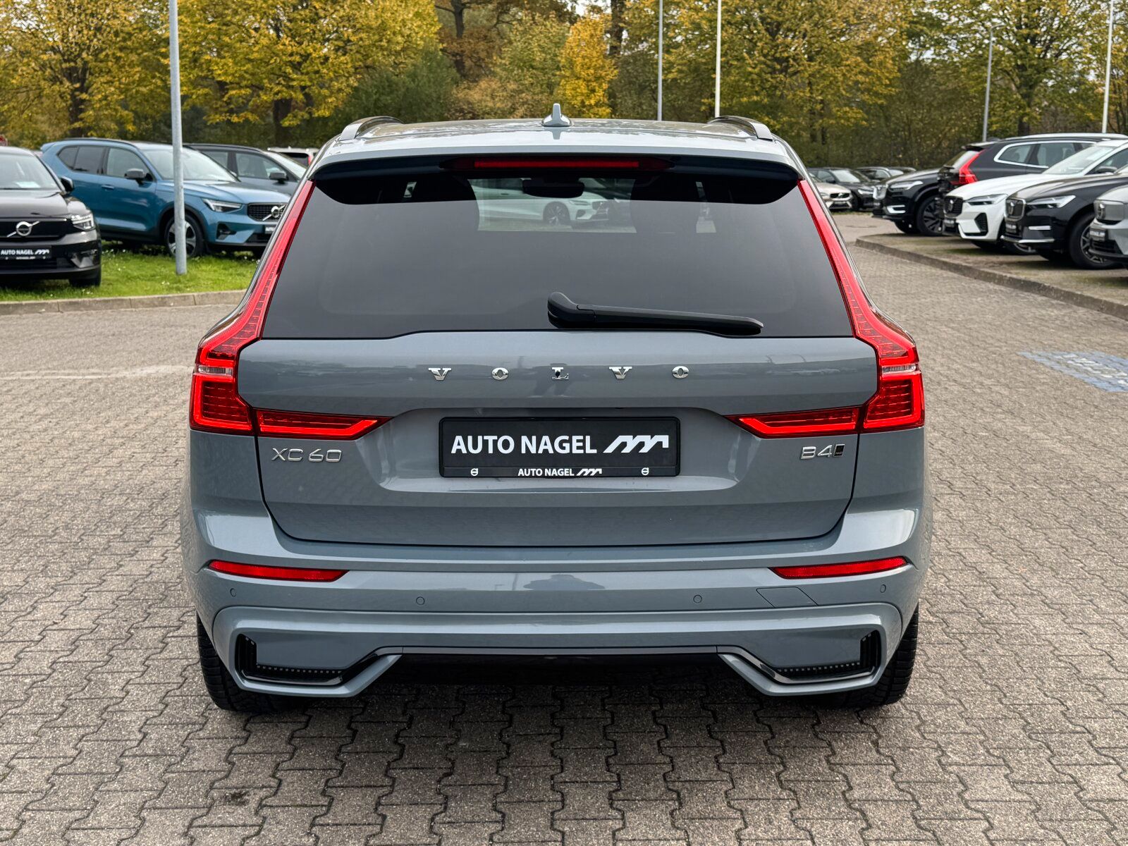 Volvo XC60 B4 AWD Plus Dark Keyless-Start/Autom./Klima