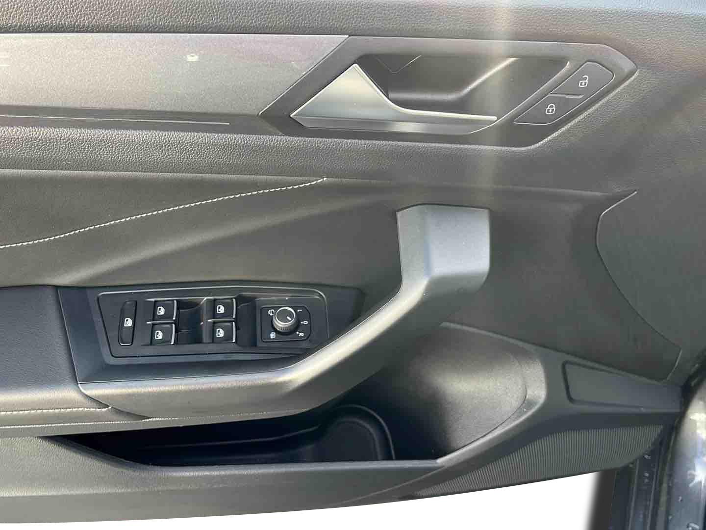Volkswagen T-Roc 1.5 TSI Aut. Style - Samsaru's Car Outlet