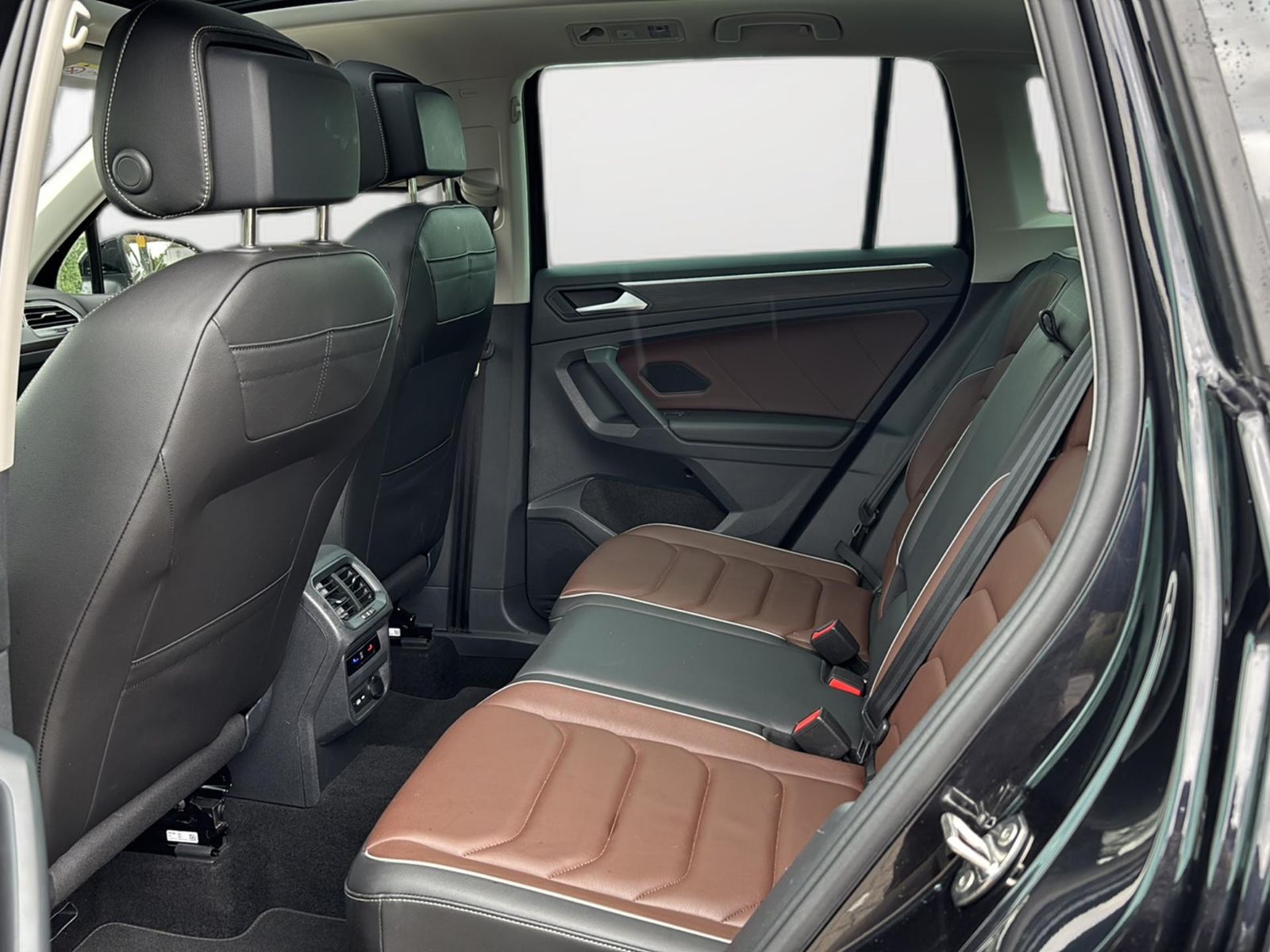 Volkswagen Tiguan Elegance 4M MATRIX+PANO+HUD+LEDER+VOLL!!