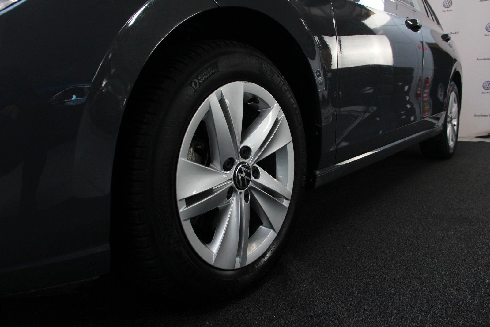 Volkswagen Golf 8 Life 1.5 TSI - Samsaru's Car Outlet