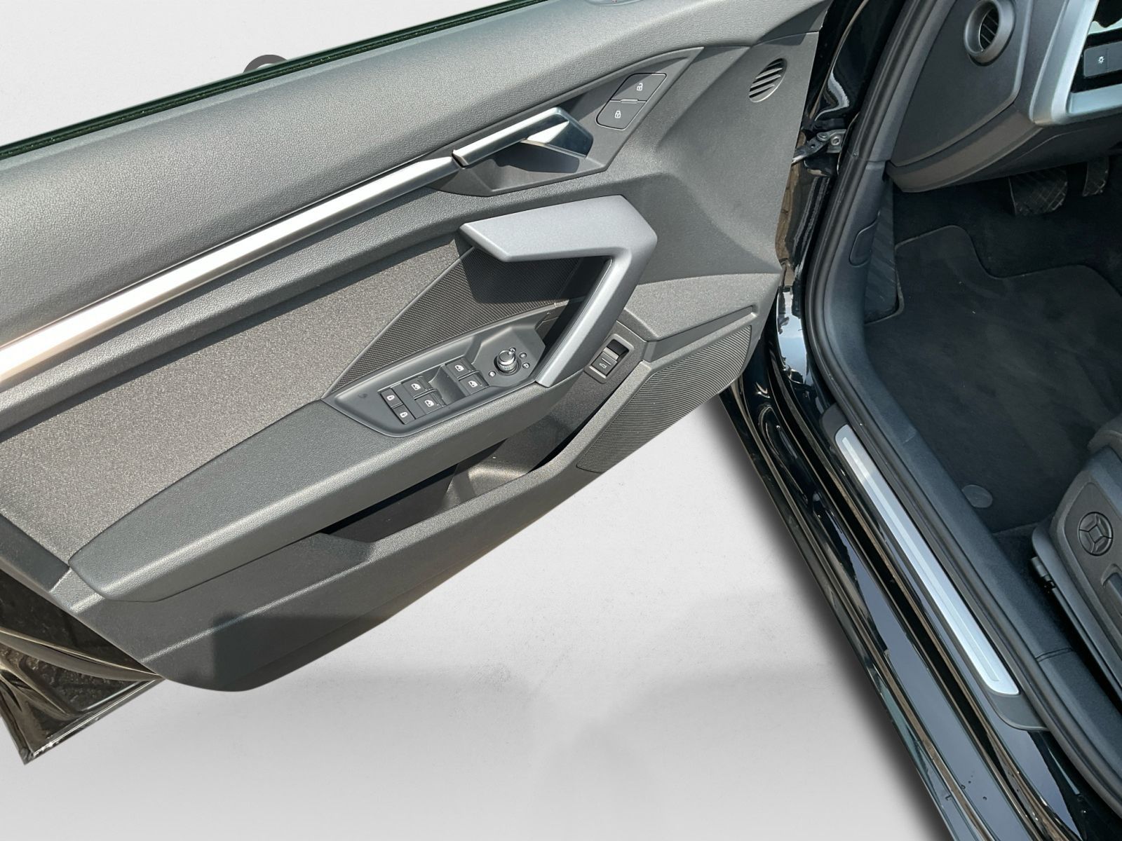 Audi A3 Limousine 35 TFSI advanced - Samsaru's Car Outlet