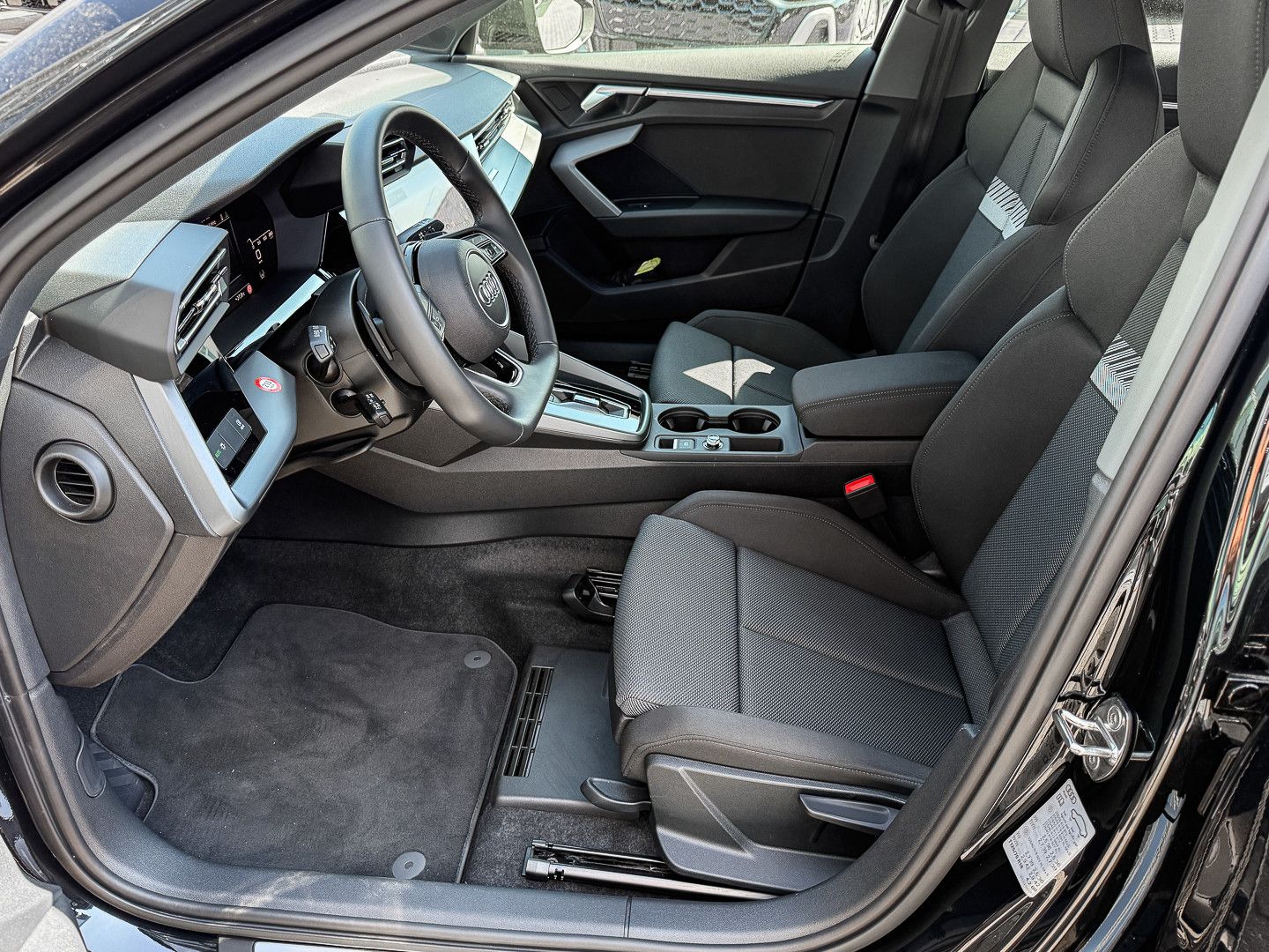 Audi A3 Sportback 35 TFSI advance - Samsaru's Car Outlet