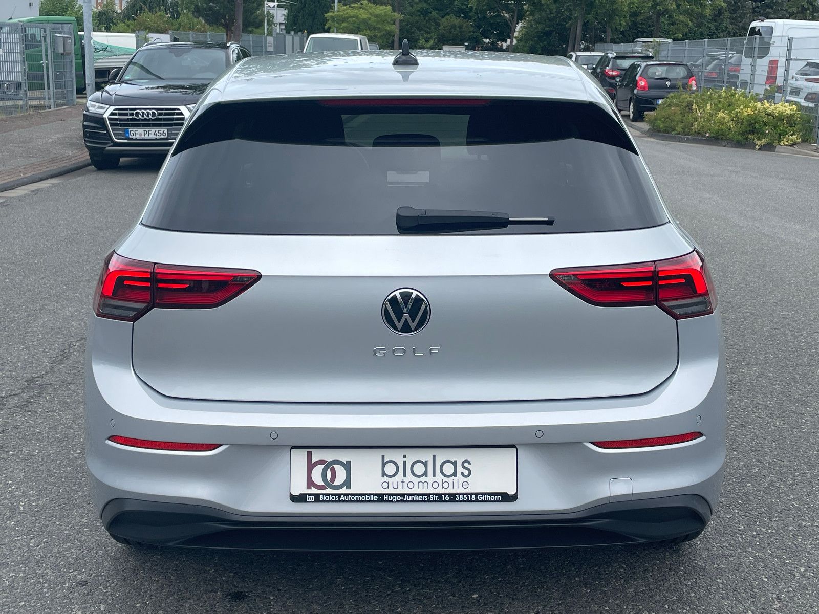 Volkswagen Golf VIII 1.5 TSI Lim. Life - Samsaru's Car Outlet