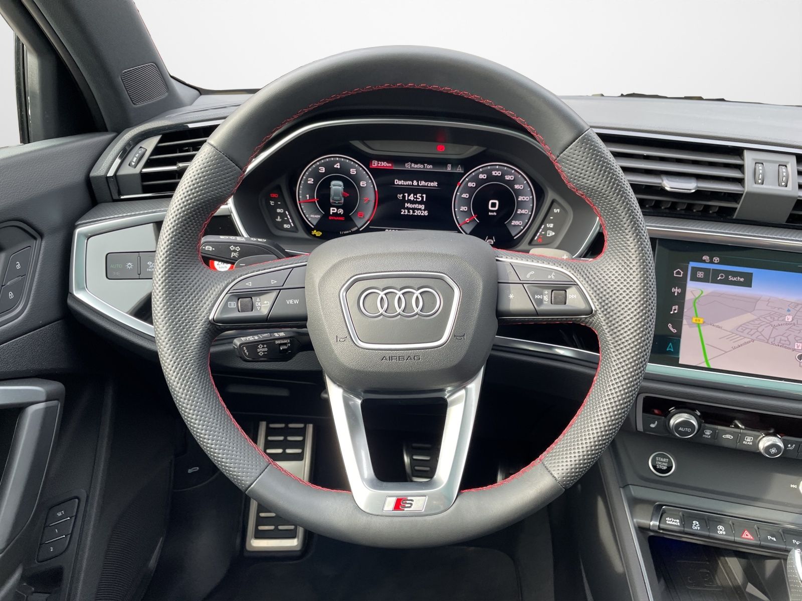 Audi Q3 45 TFSI S tronic quattro S line  Panodach AHK