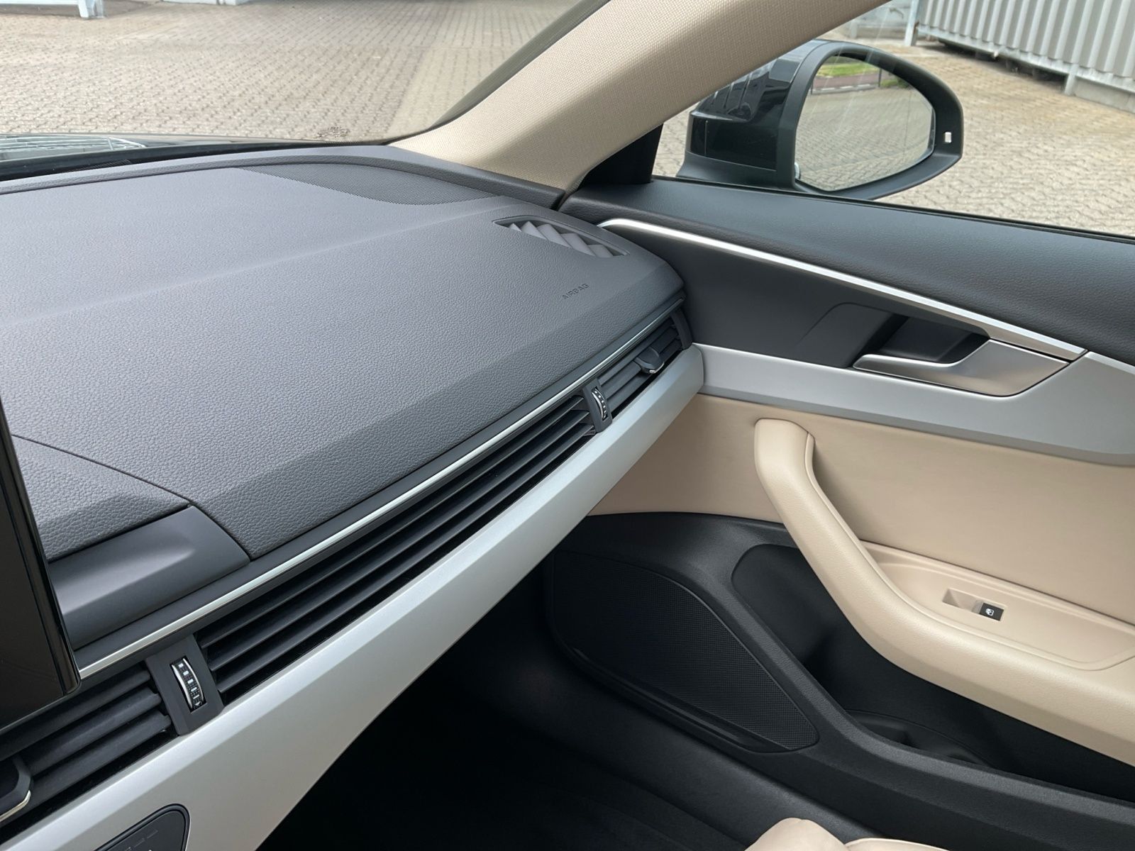Audi A4 Avant 35 TDI S tronic advanced - Samsaru's Car Outlet