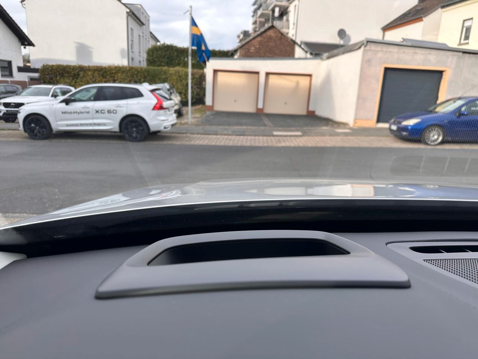 Volvo XC90 T8 AWD Plus Dark Facelift 7Sitzer,AHK,Pano