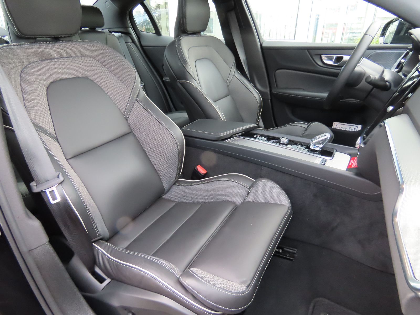 Volvo S60 Lim. Plus Dark AWD