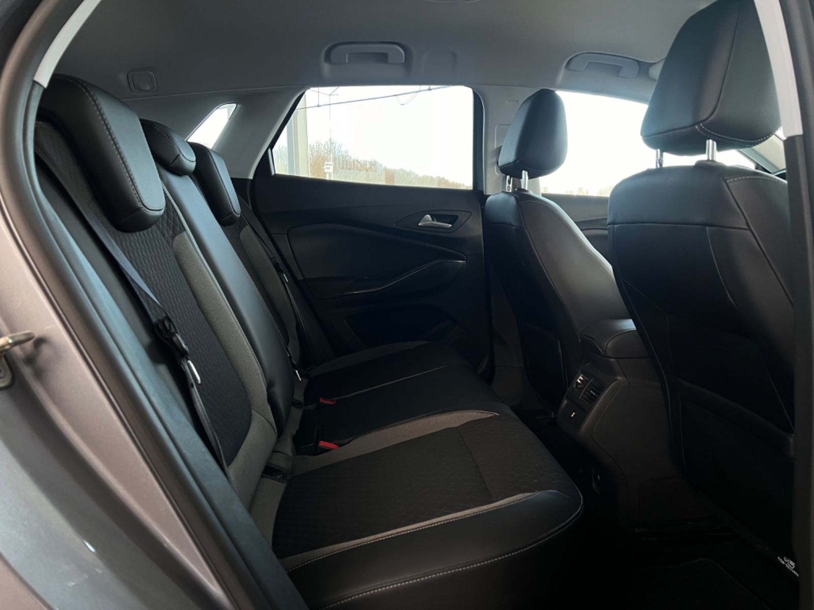 Opel Grandland Design Line - Samsaru's Car Outlet