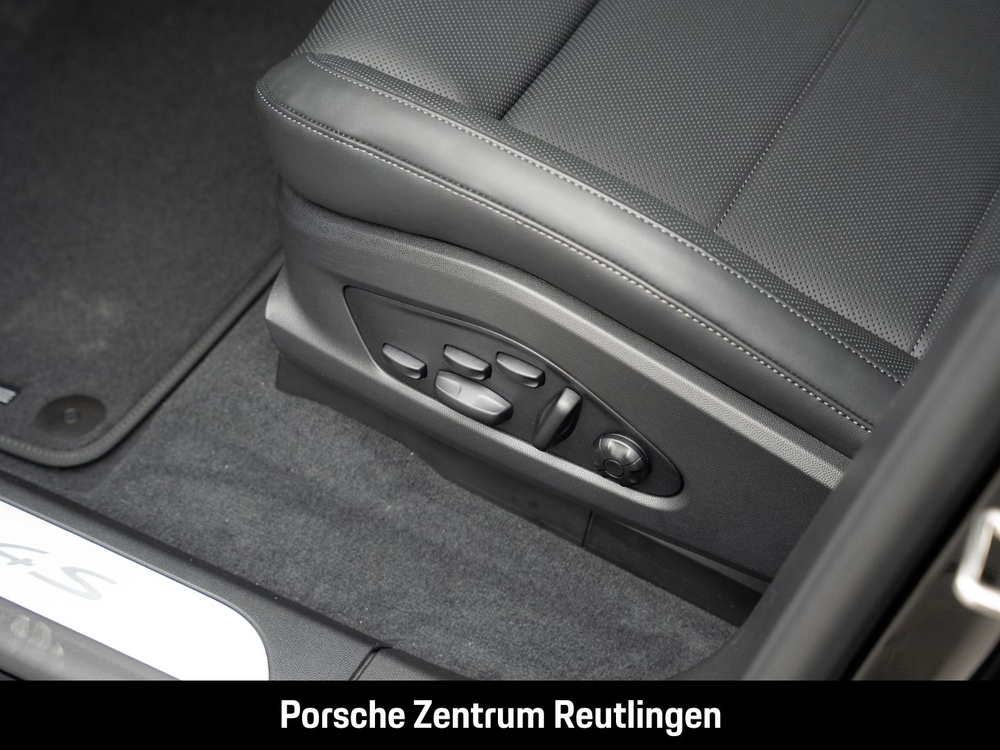 Porsche Macan 4S Surround-View InnoDrive LED-Matrix