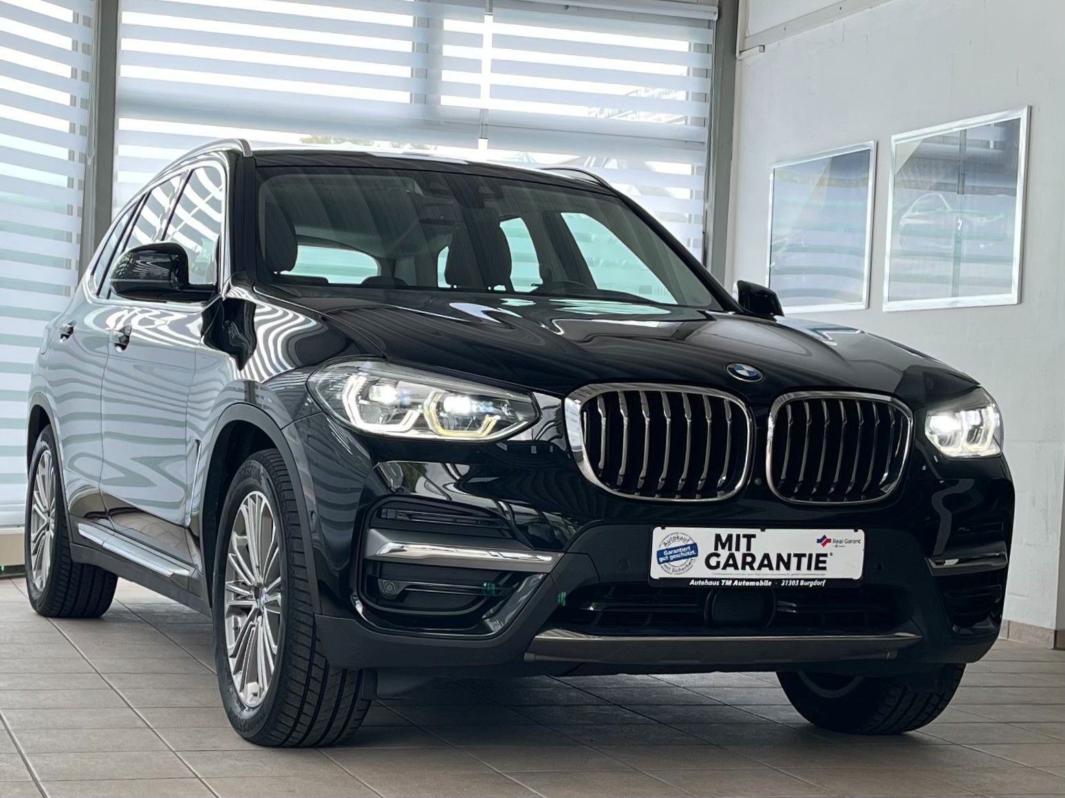 BMW X3 xD30e Luxury Line - Samsaru's Car Outlet