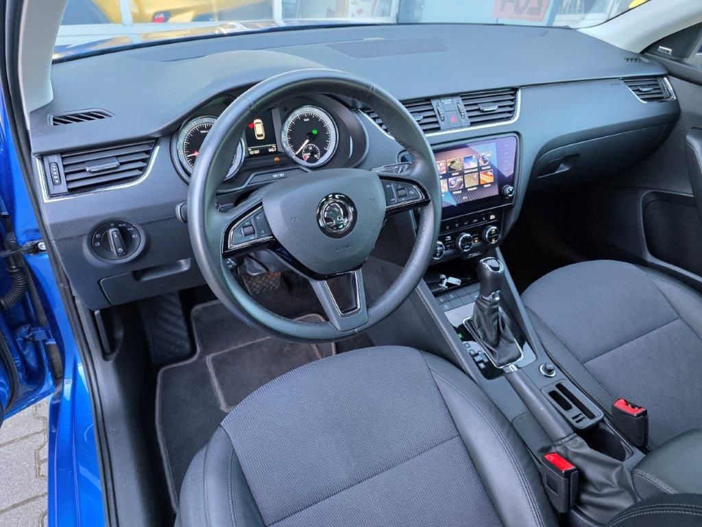 Skoda Octavia Combi 2.0 TDI DSG Style - Samsaru's Car Outlet