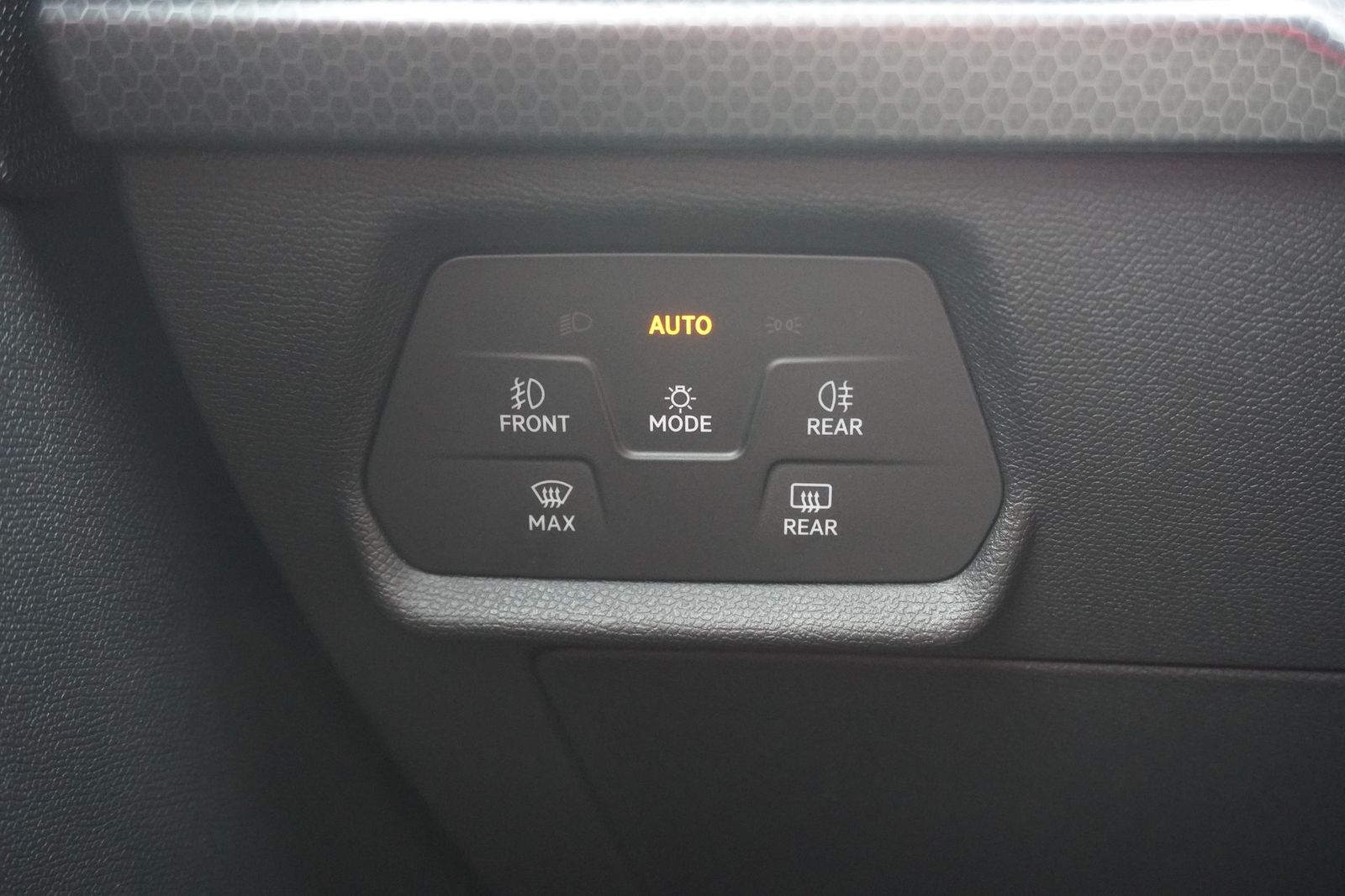 Seat Leon ST 2.0 TDI DSG LED Navi ACC DAB AHK Kamera