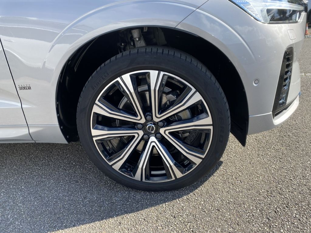 Volvo XC60 R Design Recharge Plug-In Hybrid AWD T8 Twi