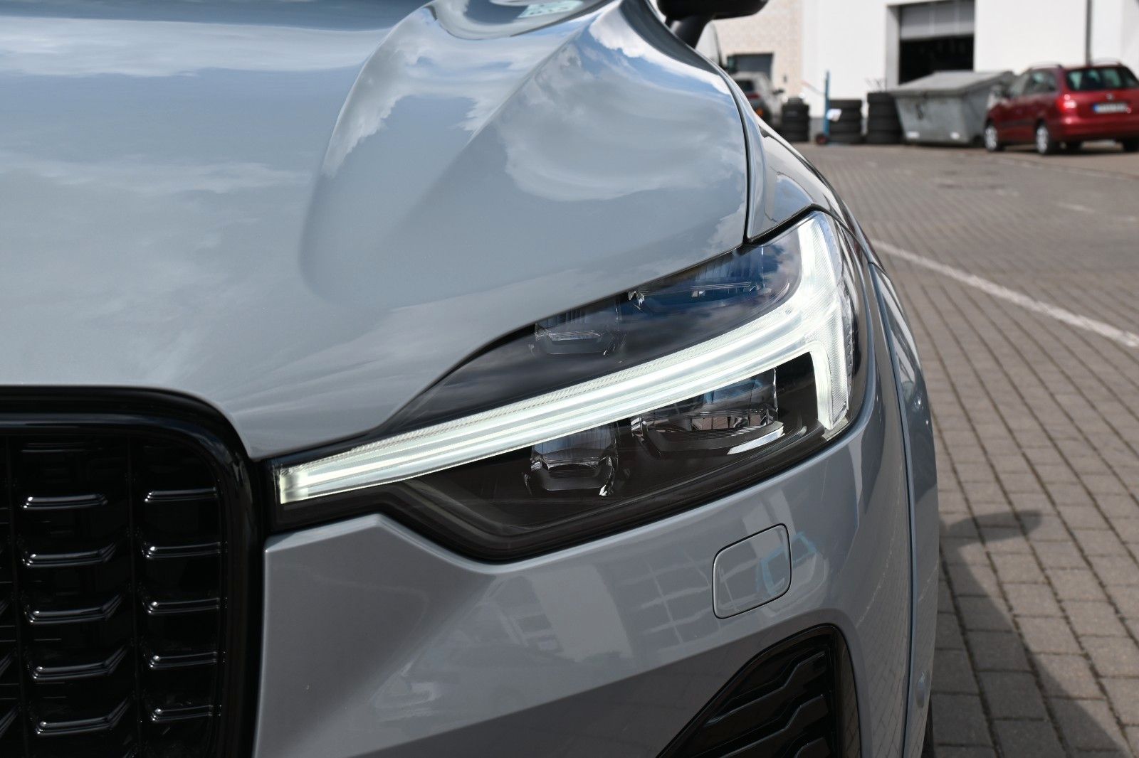 Volvo XC60 B5B AWD Ultra Dark*360°*H/K*AHK*HUD*ACC