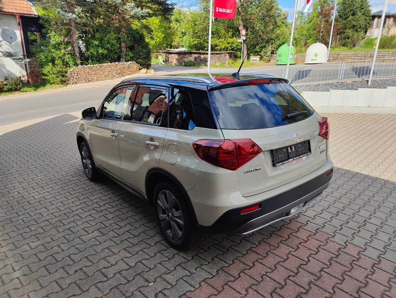 Suzuki Vitara 1.5 Hybrid Comfort 4x4 - Samsaru's Car Outlet