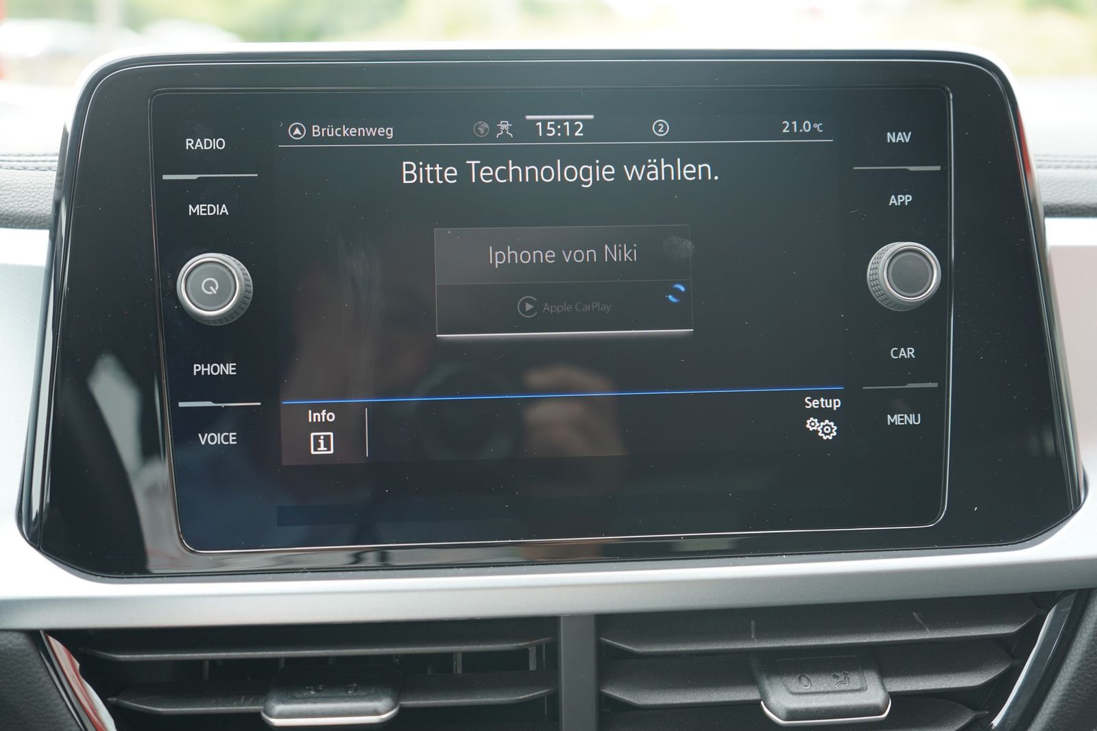 Volkswagen T-Roc 1.0 TSI Life - Samsaru's Car Outlet