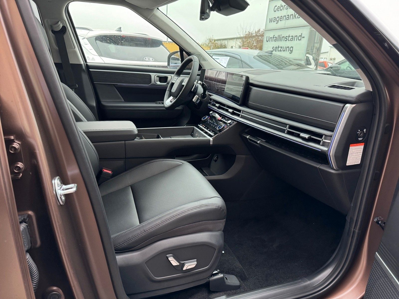 Hyundai Santa Fe 1.6 T-GDI PHEV 4WD Signature - Samsaru's Car Outlet