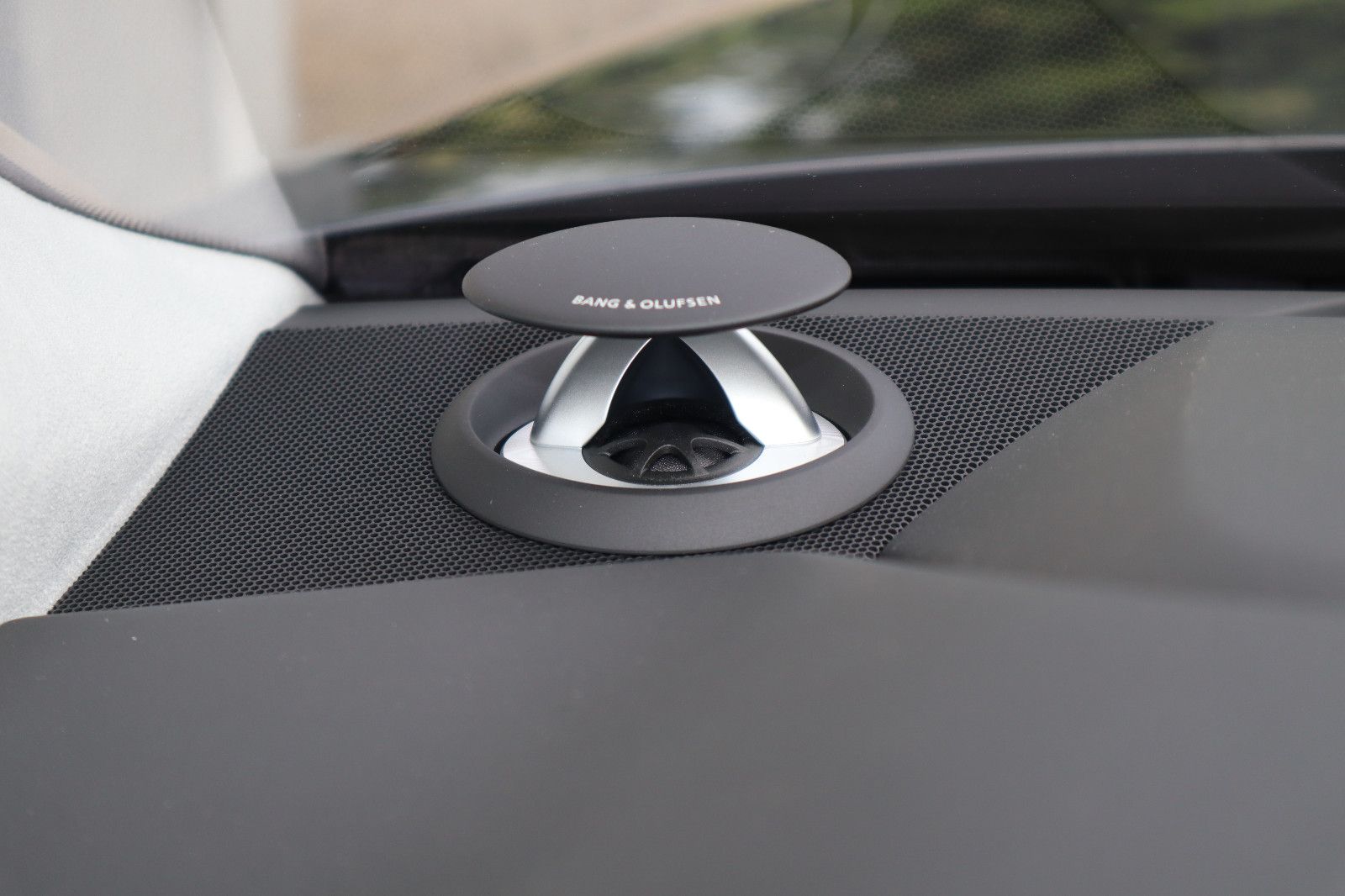 Audi A8L 55 TFSI lang - Samsaru's Car Outlet