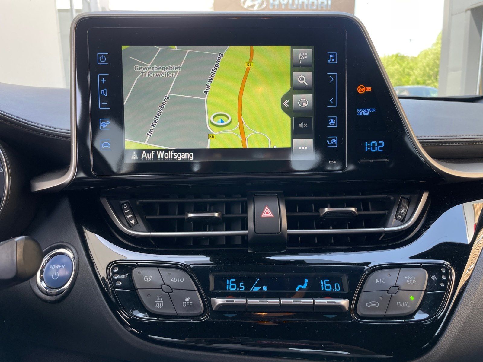 Toyota C-HR 1.8 Hybrid Club - Samsaru's Car Outlet