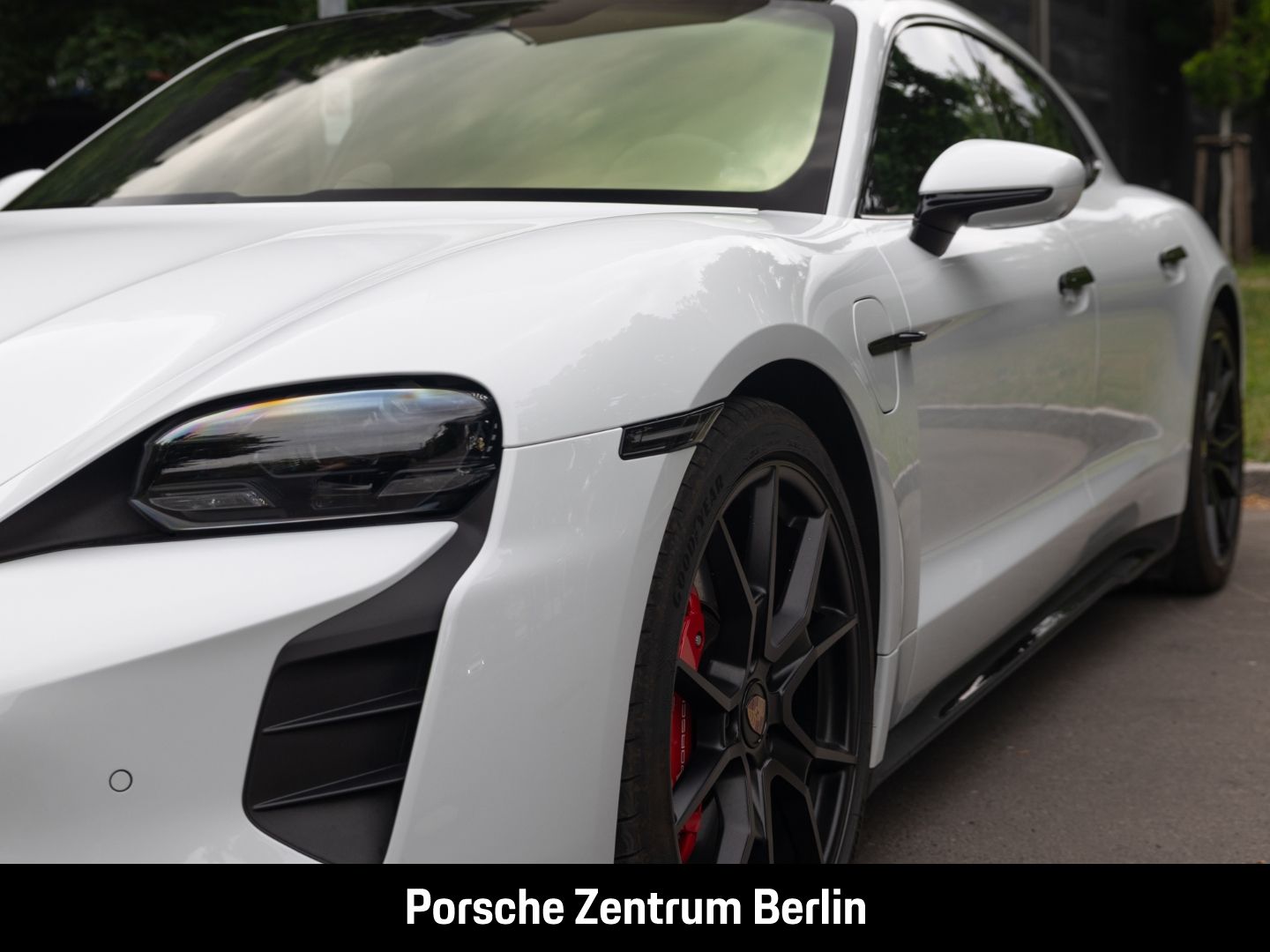 Porsche Taycan GTS Sport Turismo BOSE Luftfederung LED