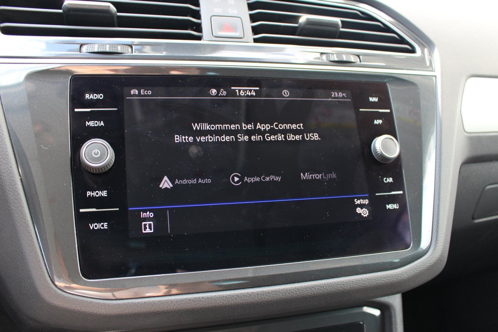 Volkswagen Tiguan 1.5 TSI DSG Move - Samsaru's Car Outlet