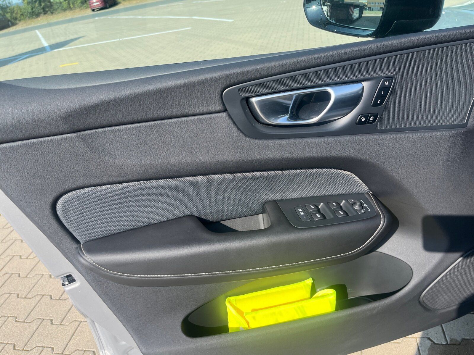 Volvo XC60 T6 AWD Plus Dark Recharge SITZH+AHK+RFK+TEM