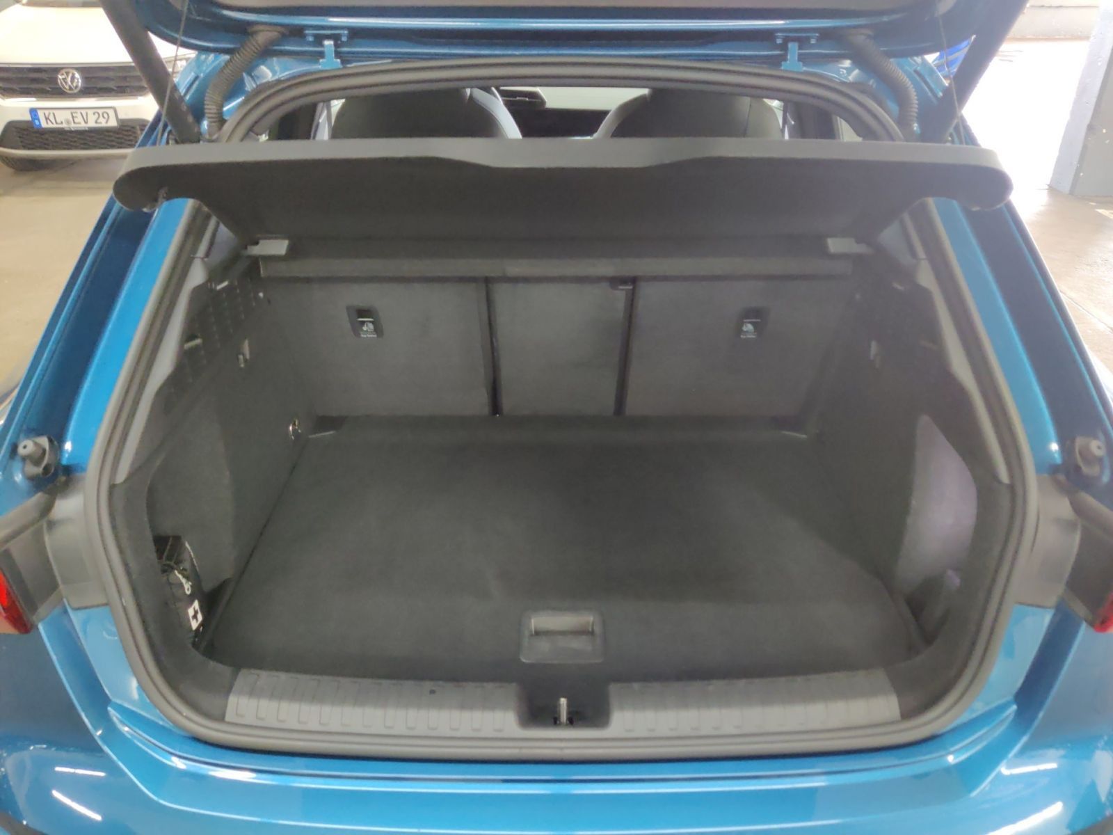 Audi A3 Sportback 35 TFSI advanced - Samsaru's Car Outlet