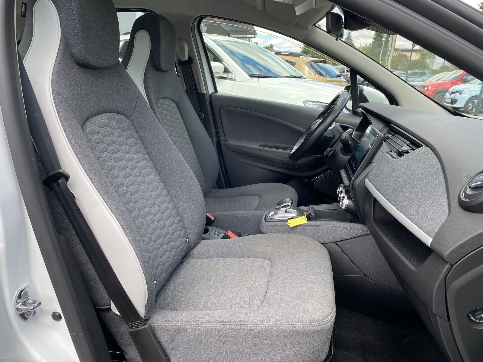 Renault ZOE Experience Batterie Inclusive R110 Z.E. 50" → "Renault ZOE Experience Batterie Inclusive R110 Z.E. 50 - Samsaru's Car Outlet